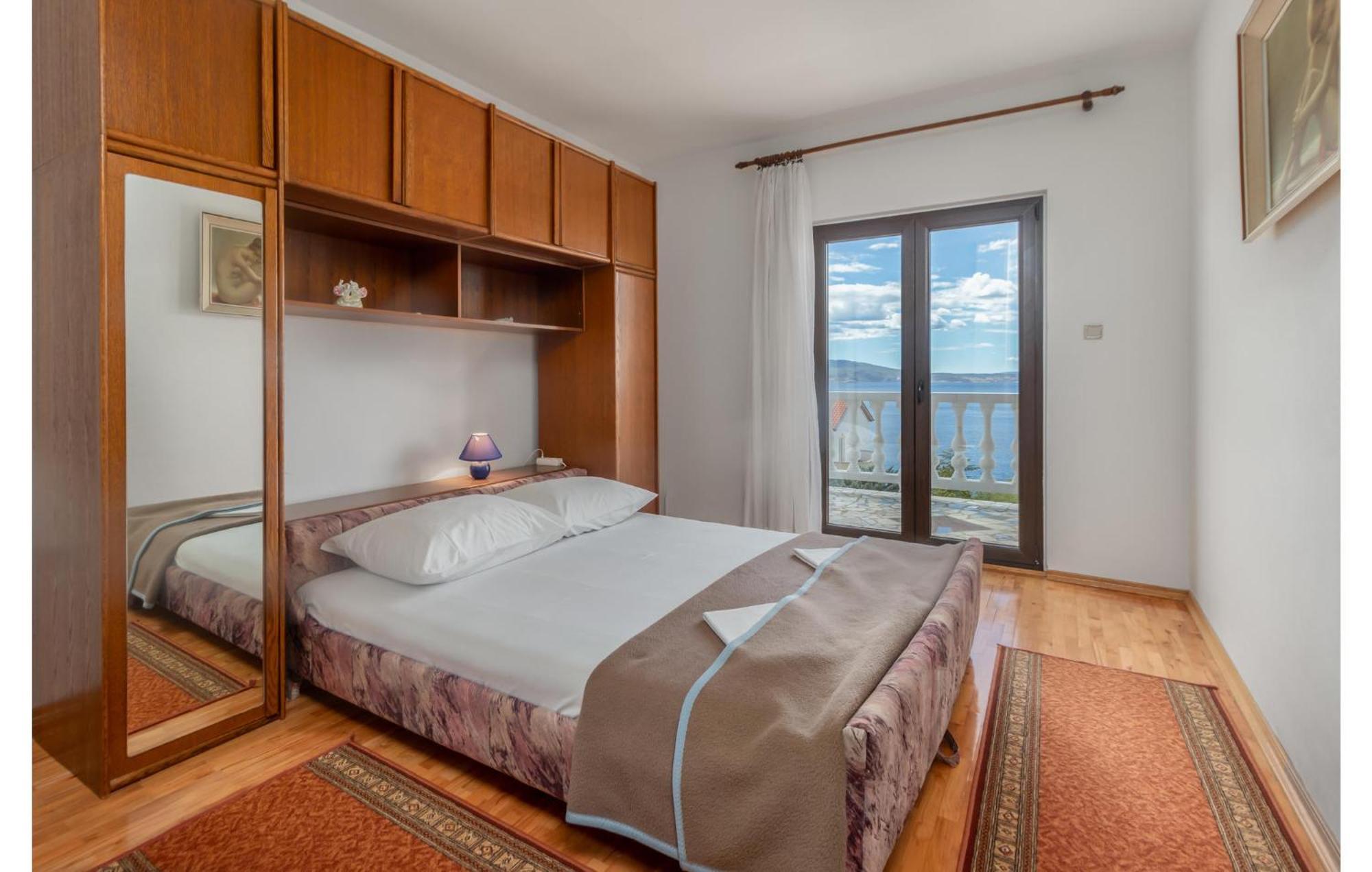 Nice apartment in Novi Vinodolski with 3 Bedrooms&WiFi Buitenkant foto