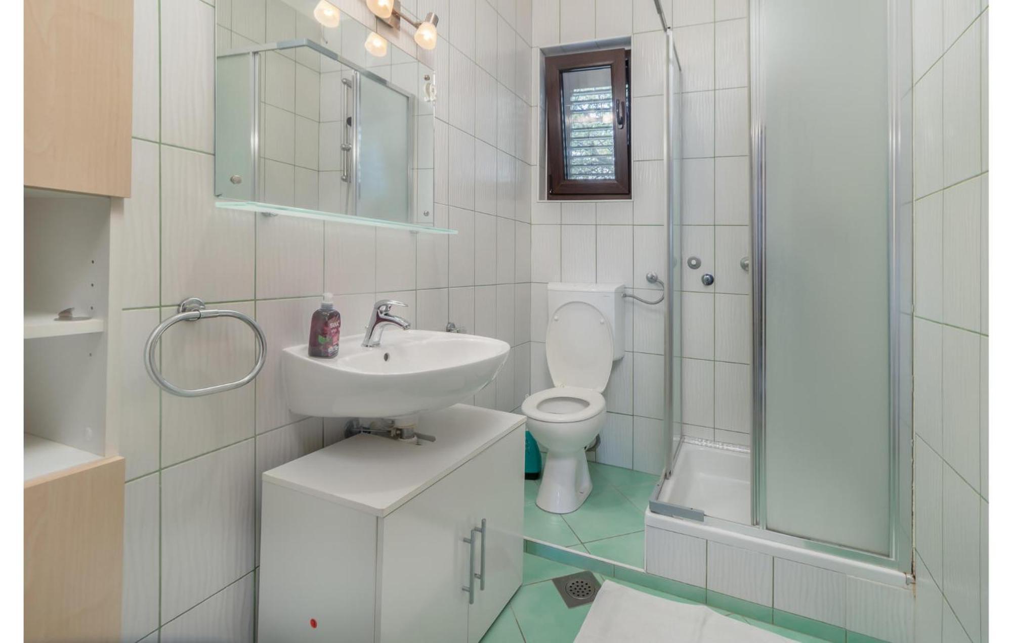 Nice apartment in Novi Vinodolski with 3 Bedrooms&WiFi Buitenkant foto