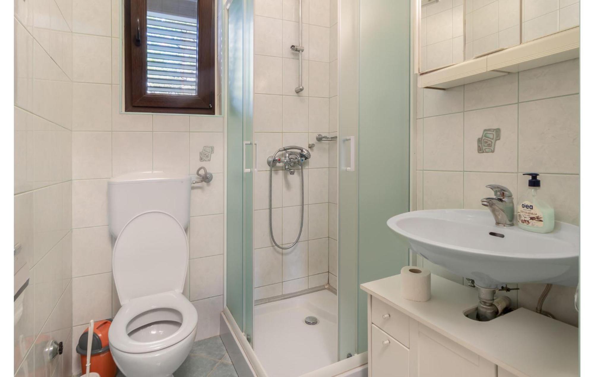 Nice apartment in Novi Vinodolski with 3 Bedrooms&WiFi Buitenkant foto