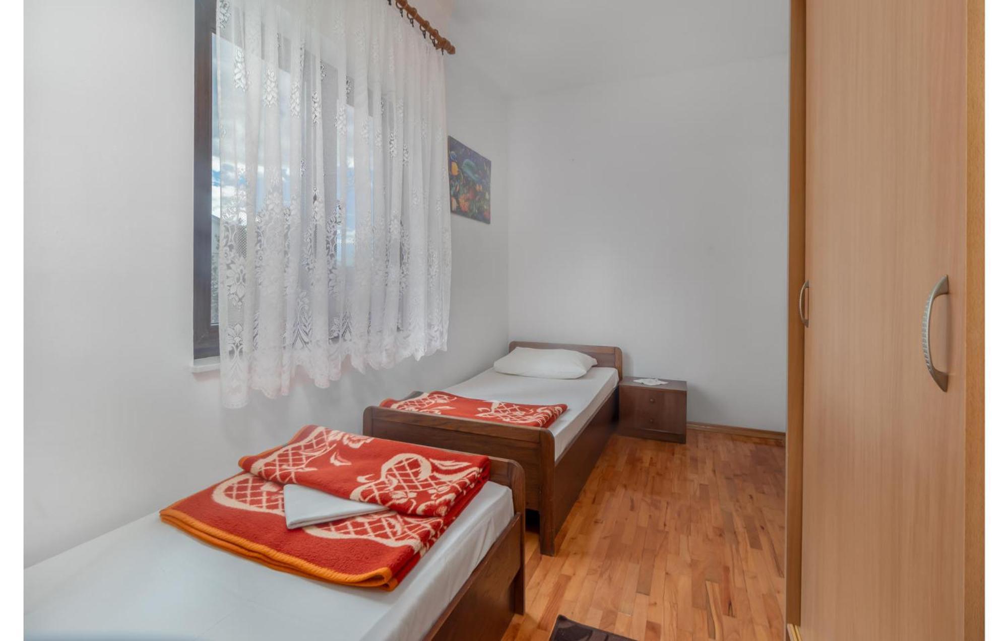 Nice apartment in Novi Vinodolski with 3 Bedrooms&WiFi Buitenkant foto