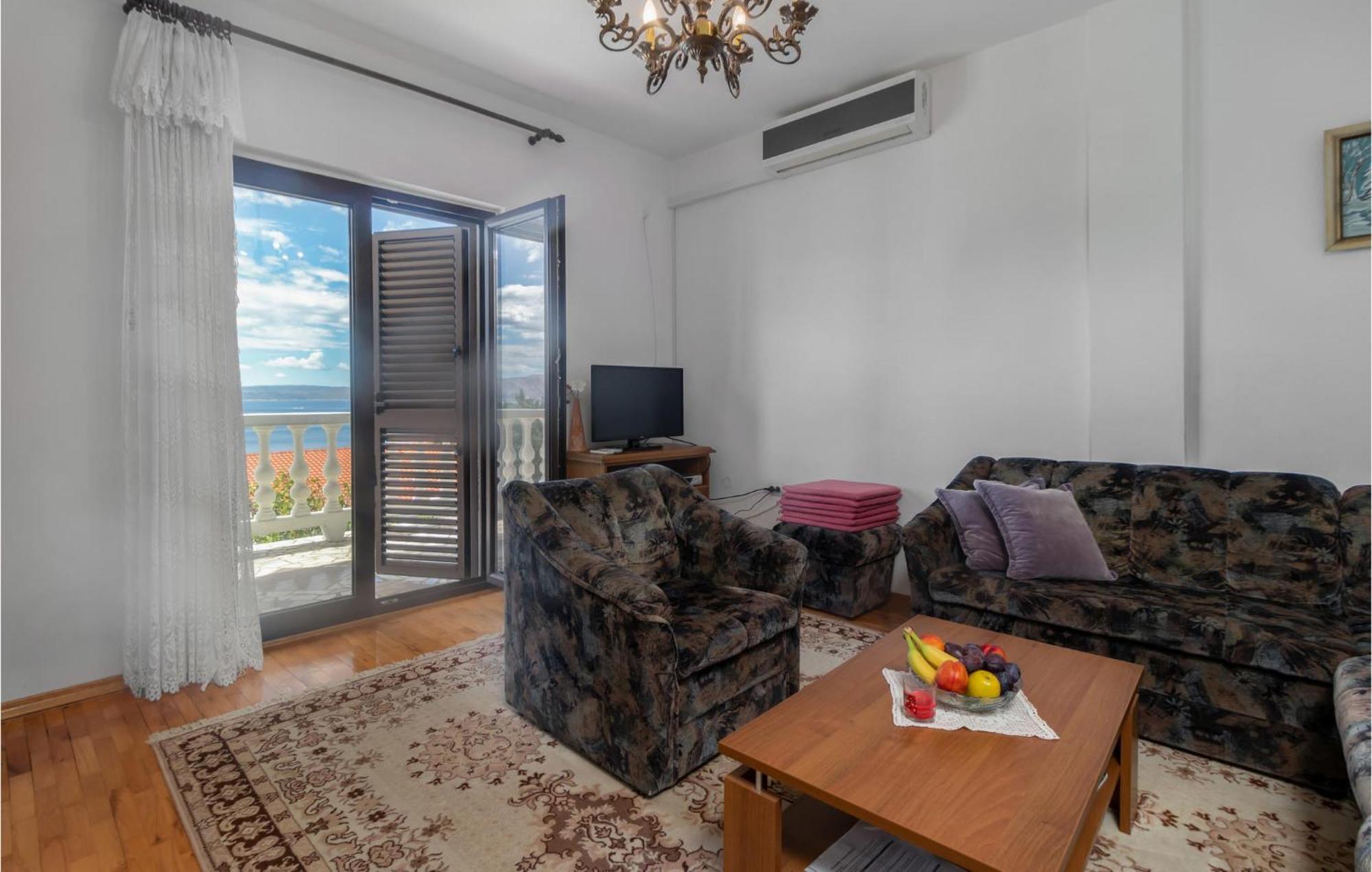 Nice apartment in Novi Vinodolski with 3 Bedrooms&WiFi Buitenkant foto
