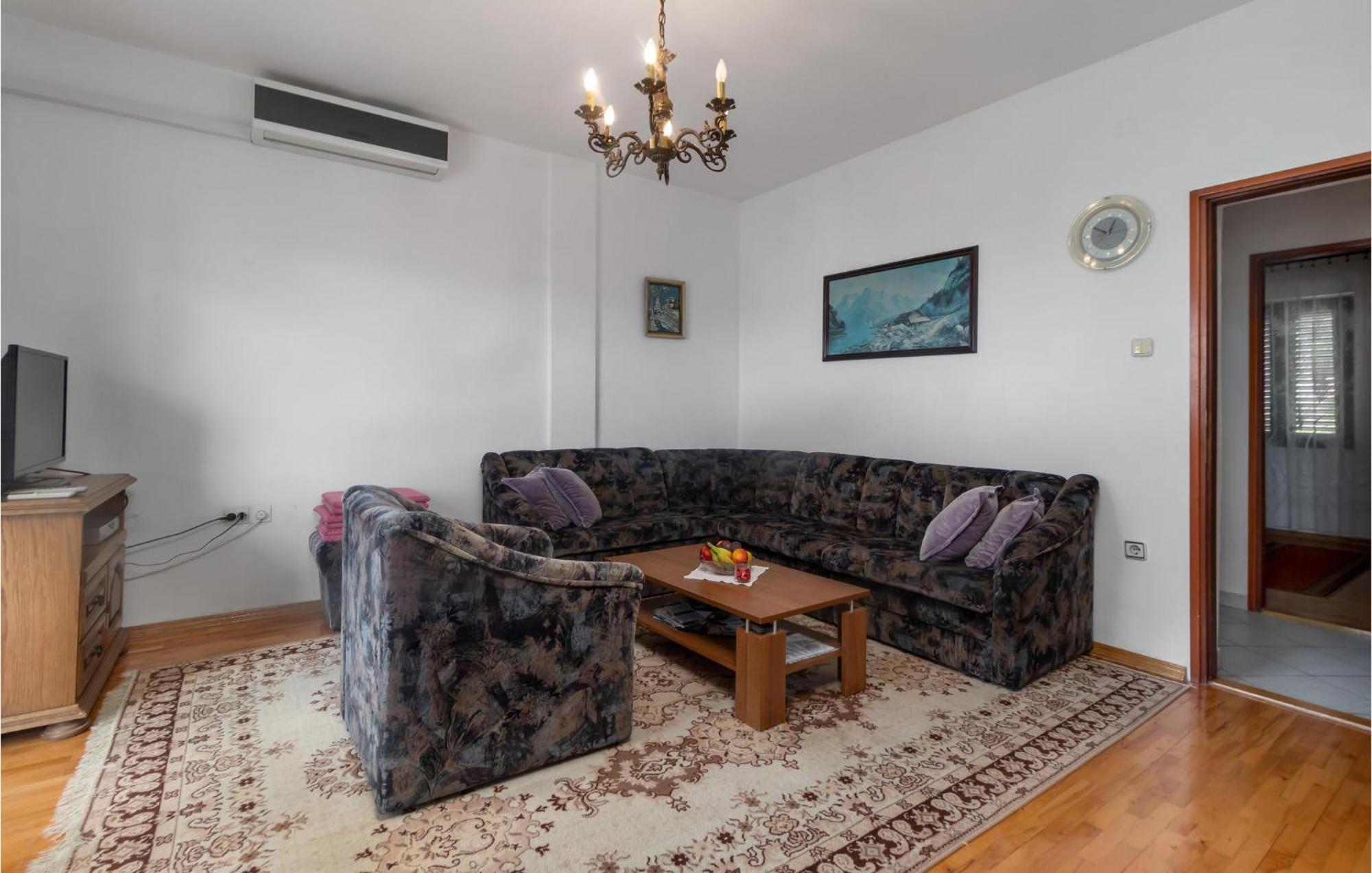 Nice apartment in Novi Vinodolski with 3 Bedrooms&WiFi Buitenkant foto